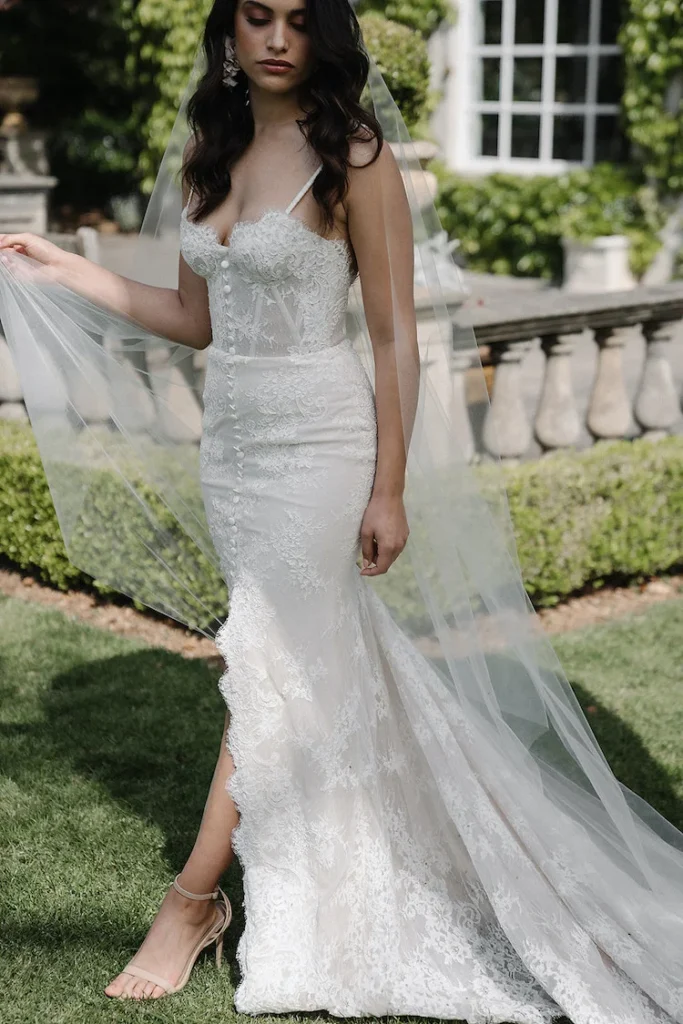 Calla Lily Minimalist Cathedral Veil 2
