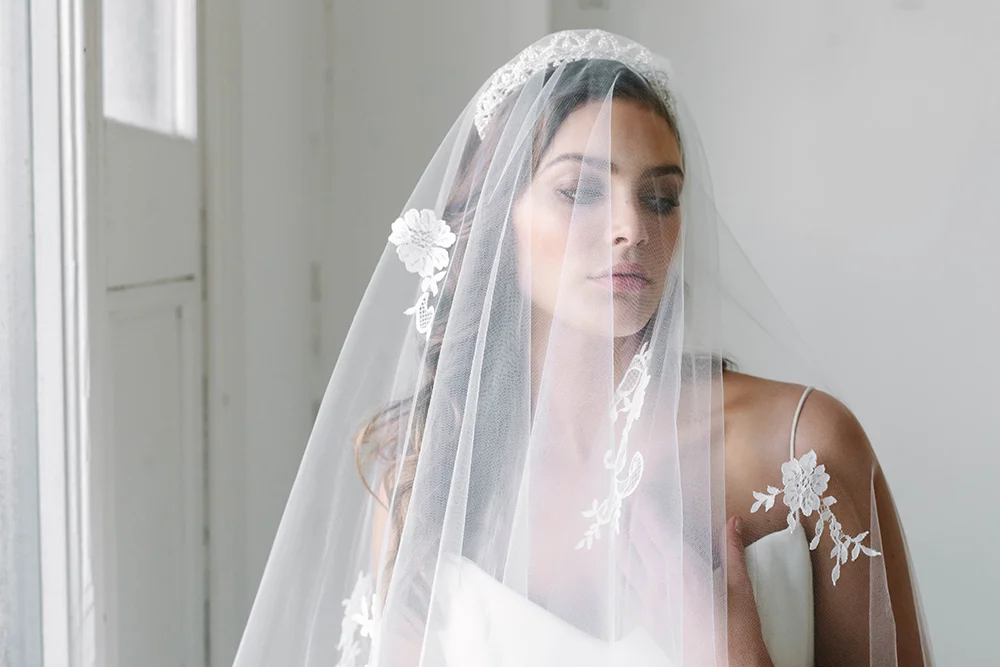 Emmie Chapel Length Veil With Lace 5
