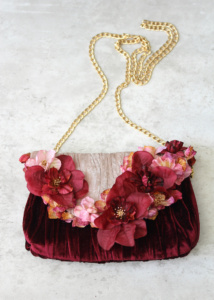 Lionheart Embellished Clutch With Chain 1