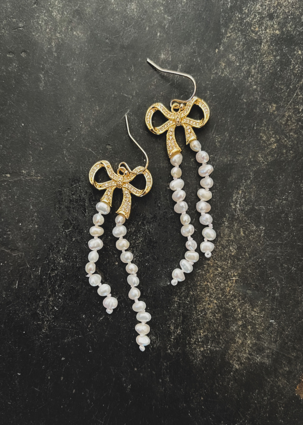 Trinket Pearl Bow Earrings 2