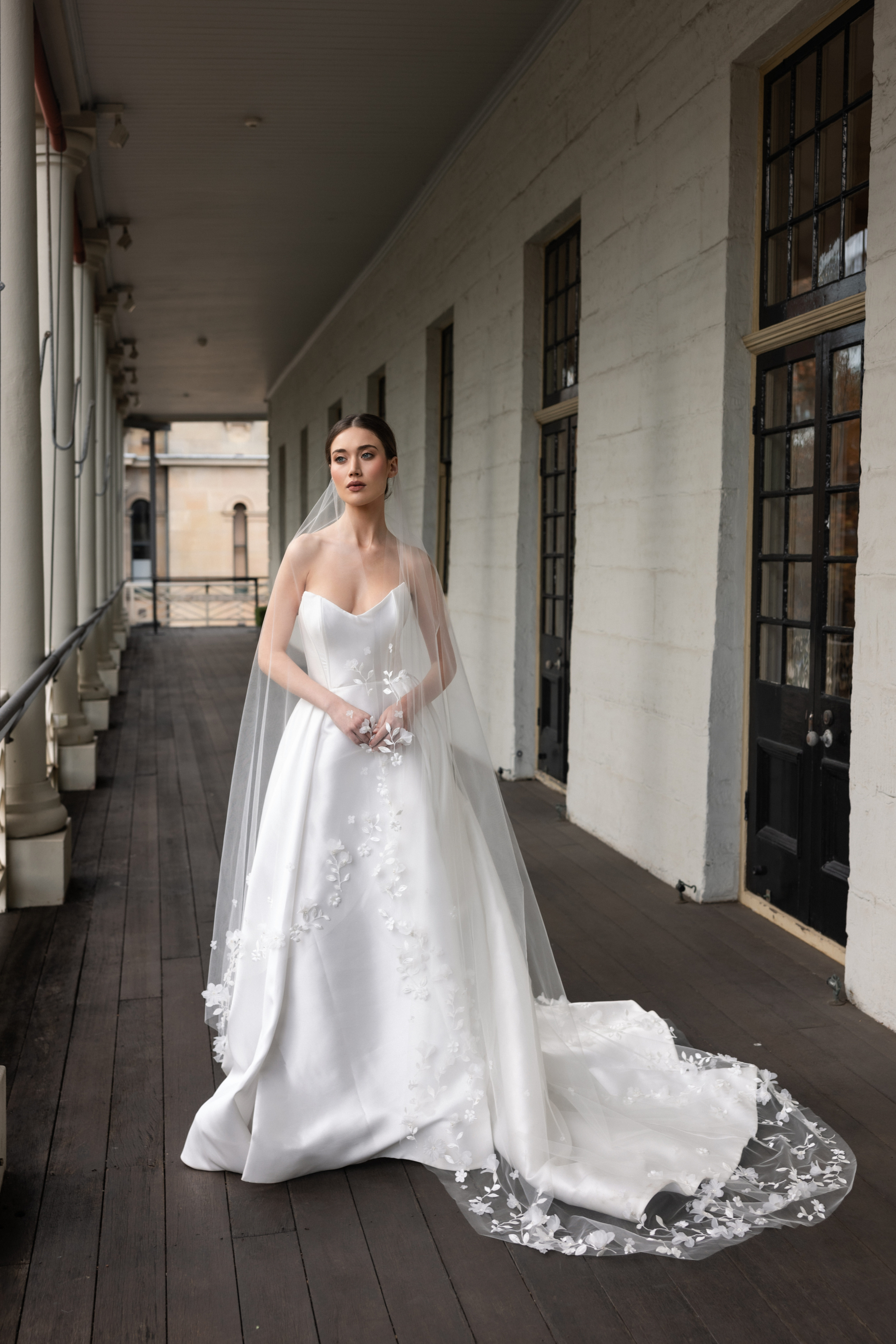 How to accessorise a ball gown wedding dress | Tania Maras