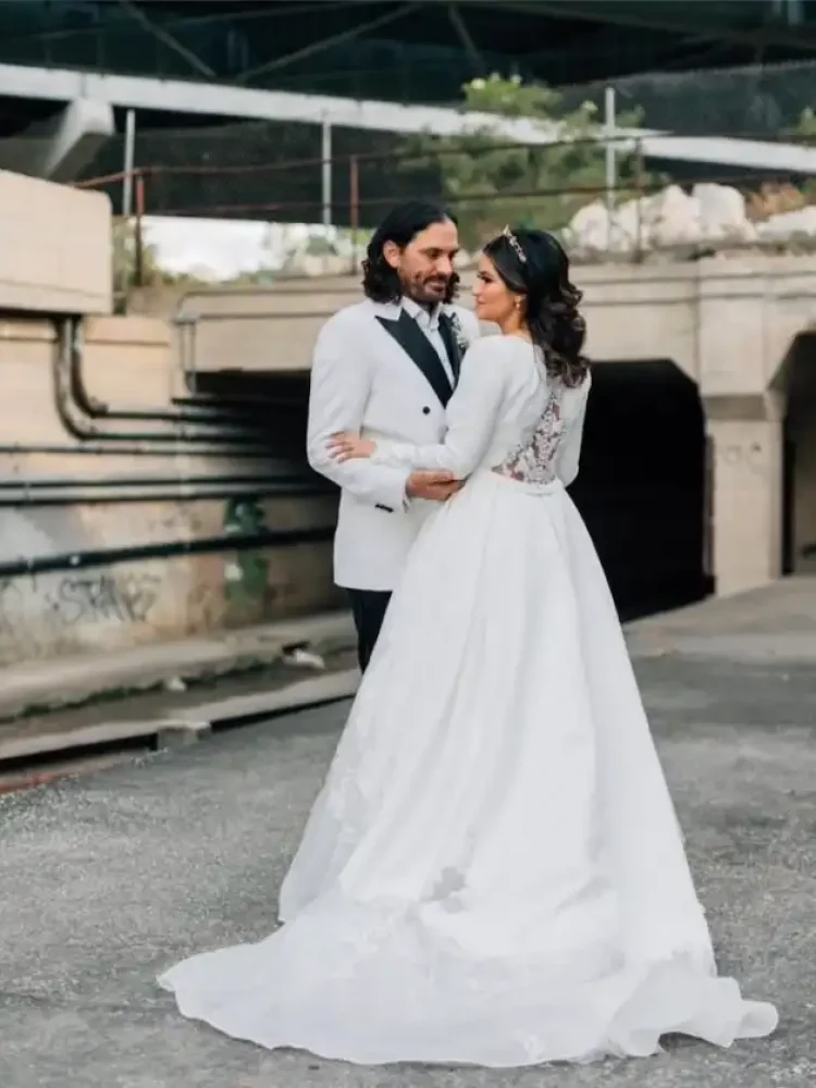150 Bride Rhianna Wears Bespoke Fleur Crown 2 750x932