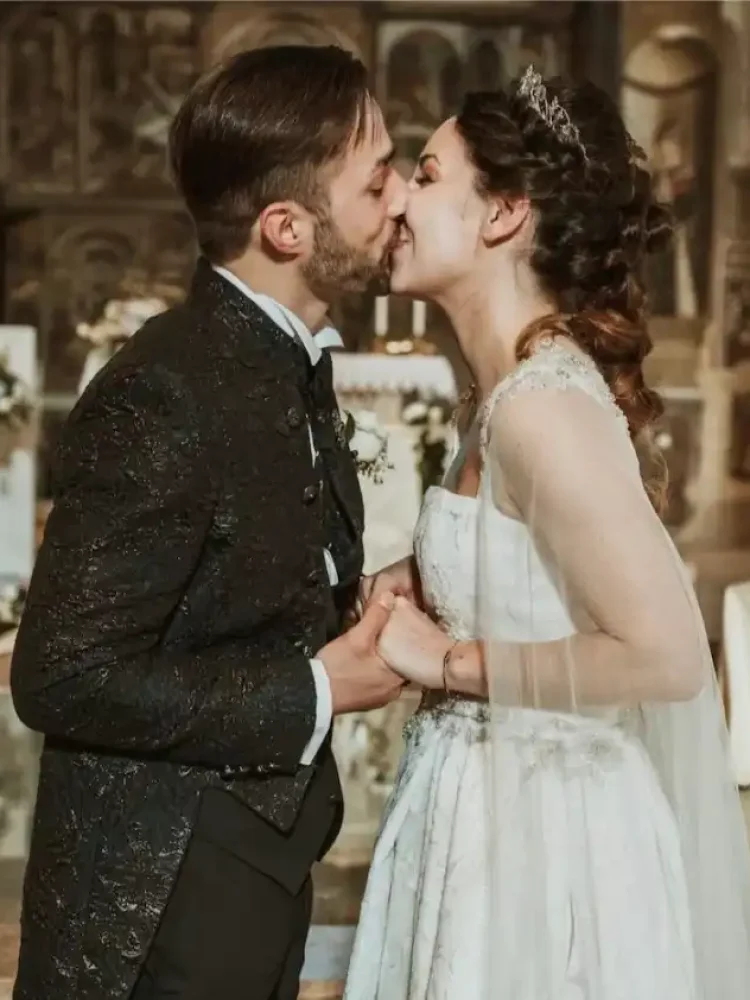 153 Bride Anna Wears Bespoke Dandelion Tiara 750x935