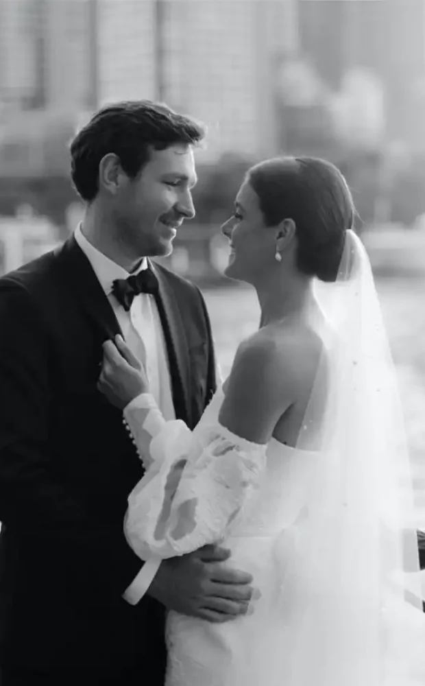 163 Bride Caitlin Wears Theodore Veil 4 731x1024