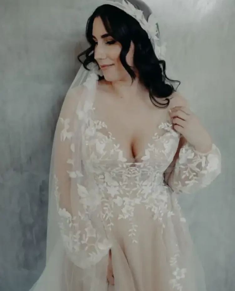 256 Bride Jessie Wears Bespoke Carmen Veil 4 Scaled 683x1024