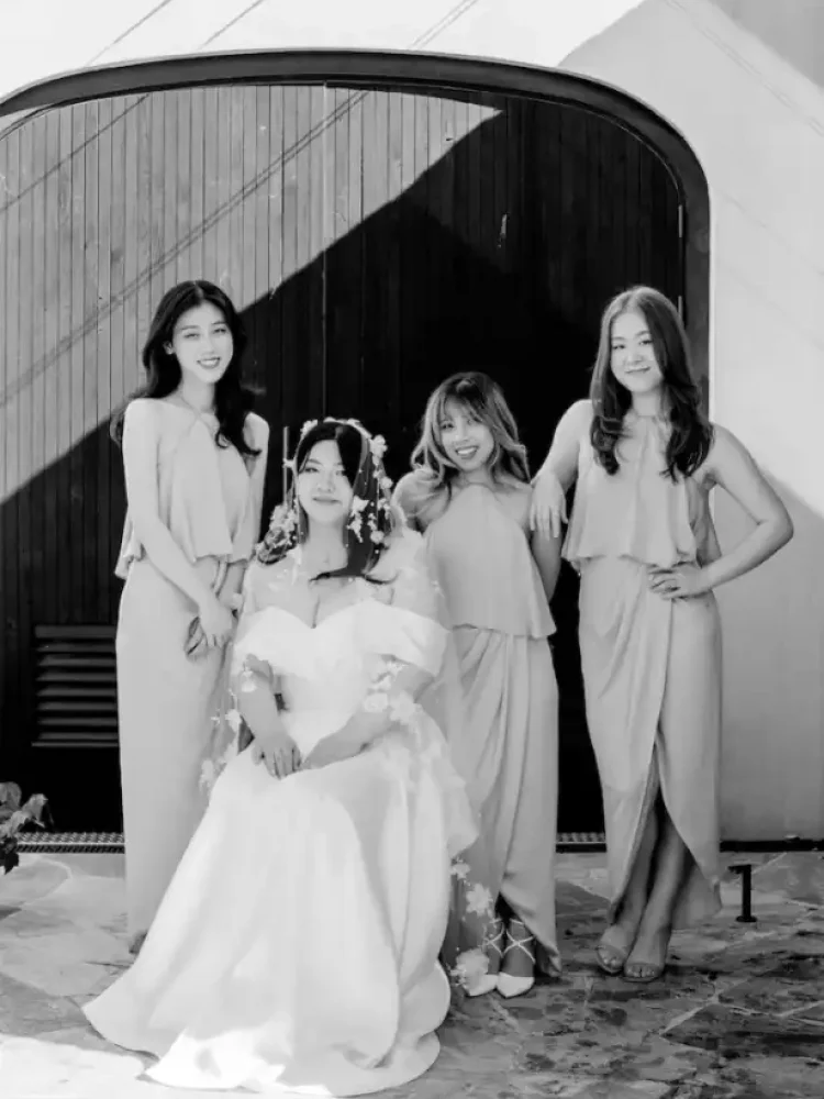 91 Bride Lucy Wears Riviera Wedding Veil 2 683x1024