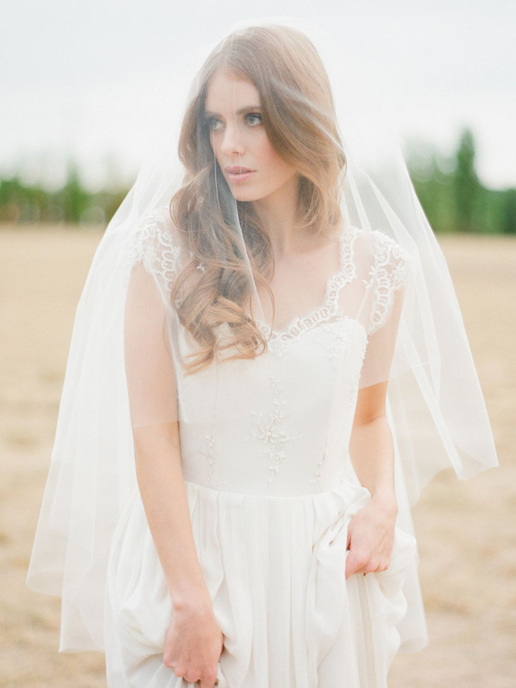 Aster Fingertip Veil With Blusher 3.jpg