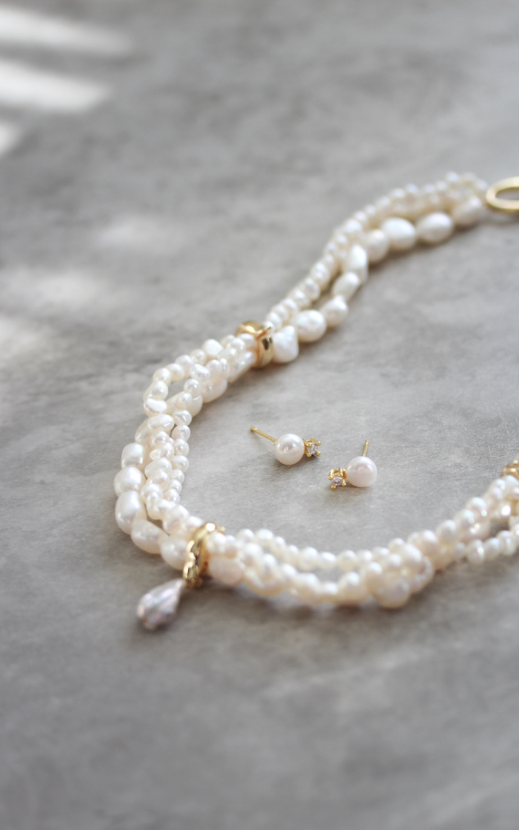Beaumont Pearl Stud Earrings 4