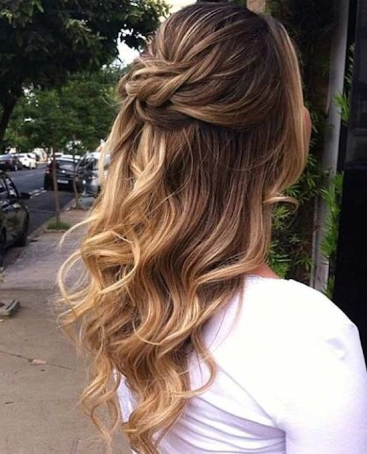Beautiful Bridesmaids Hairstyles Half Up Half Down 9