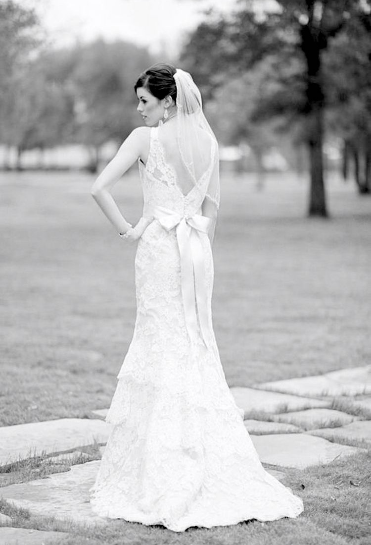 Bow Wedding Dress With Short Veil 3