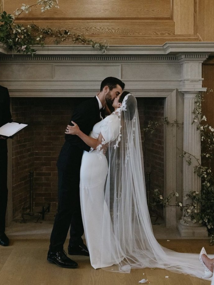 Bride Alexa Wears The Carmen Veil 4 750x928