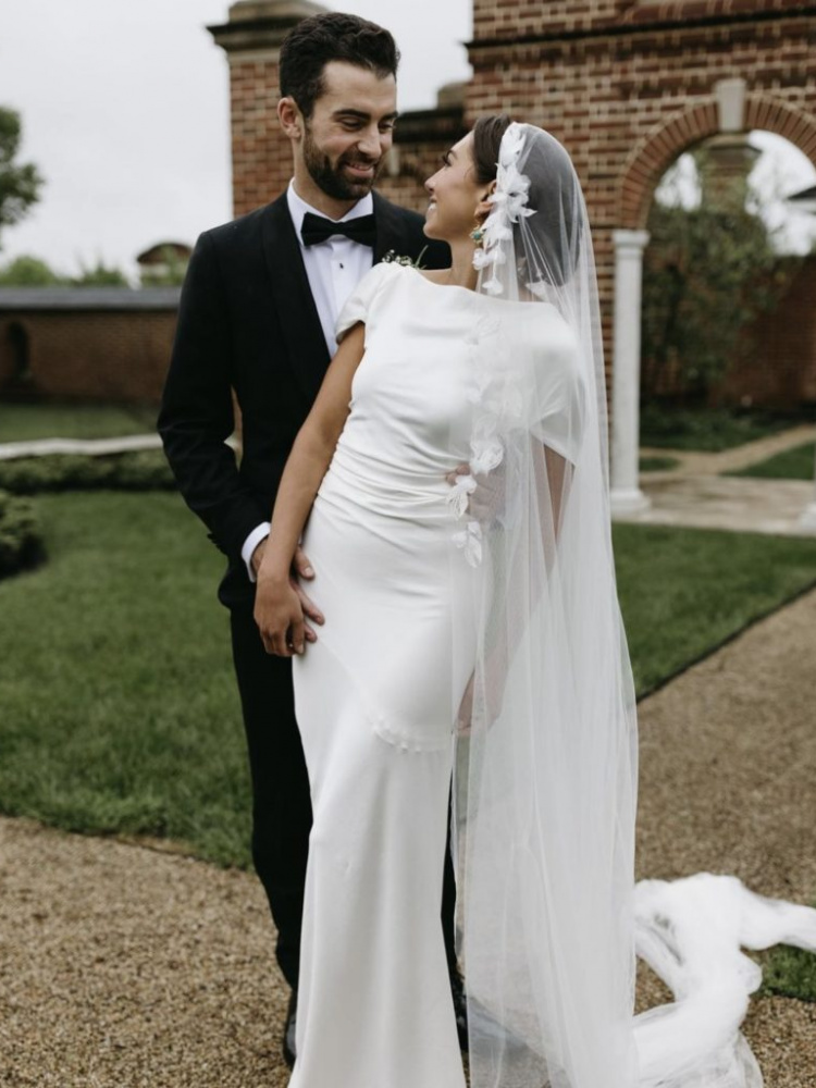 Bride Alexa Wears The Carmen Veil 6 826x1024