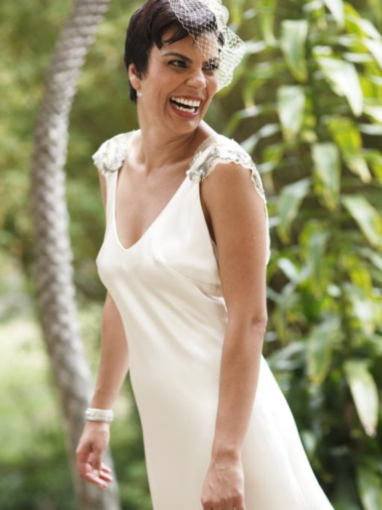 Bride Annie Wearing Abbey Birdcage Veil 2.jpg