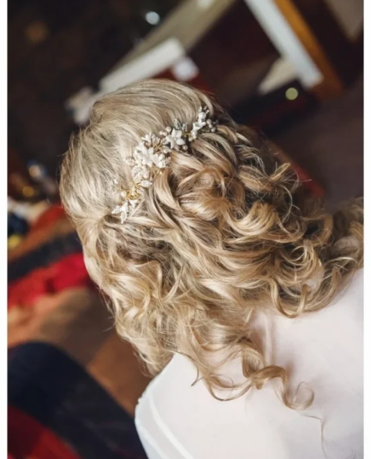 Bride Elyse Weaing Cathedral Lace Veil Elisabel Headpiece 1 653x1024