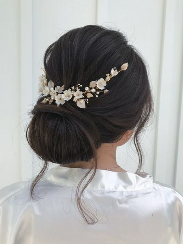 Bride Emily Wears Lyric Headpiece 1.jpg