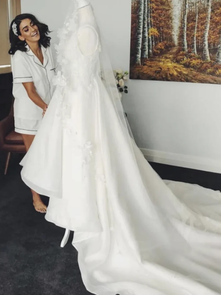 Bride Jemma Wearing Riviera Veil 1024x1021