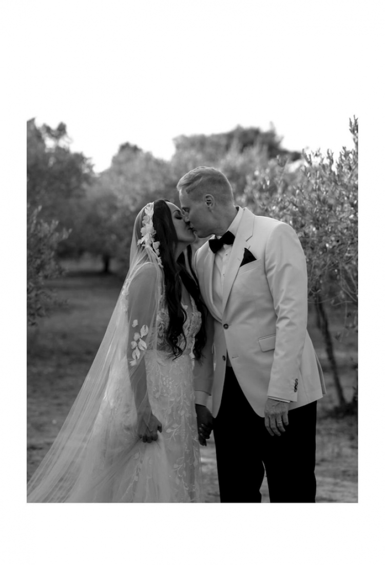 Bride Jennifer Wears Carmen Wedding Veil 1