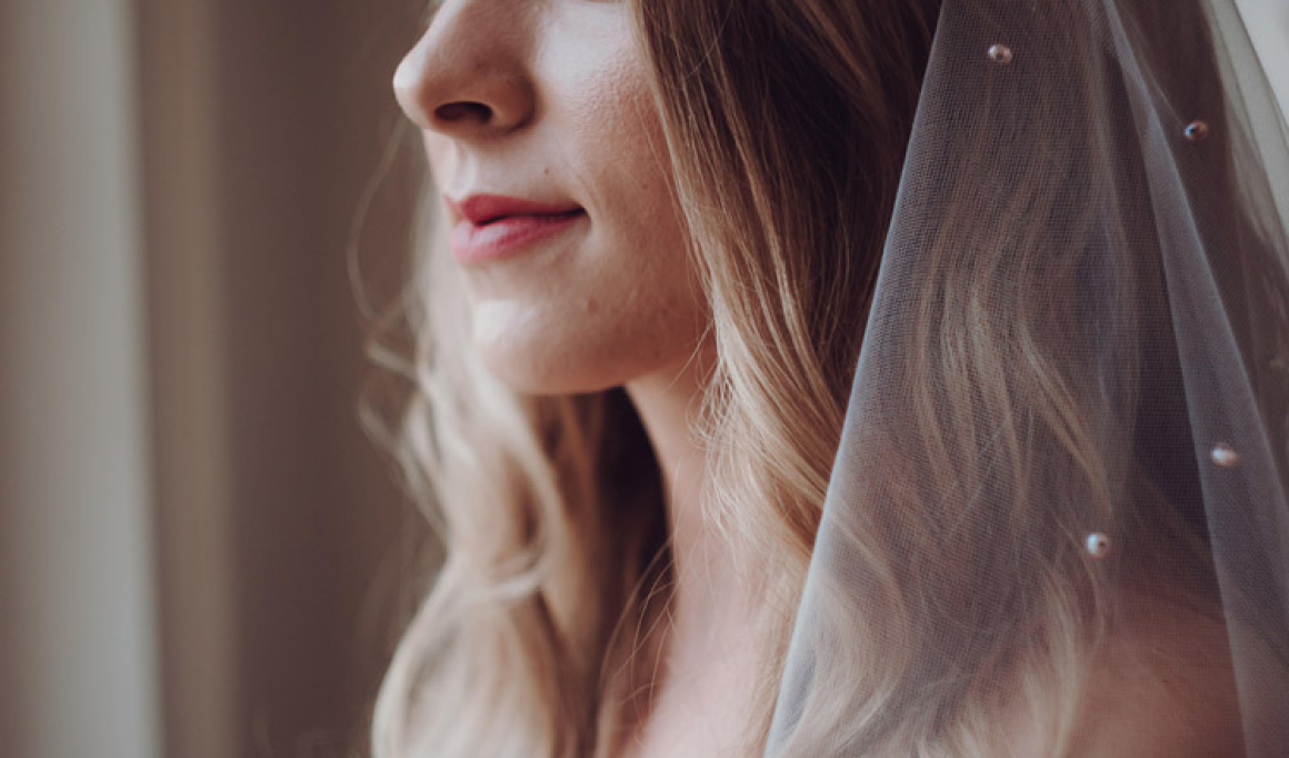 Bride Kate Wearing Rosebury Crown 5