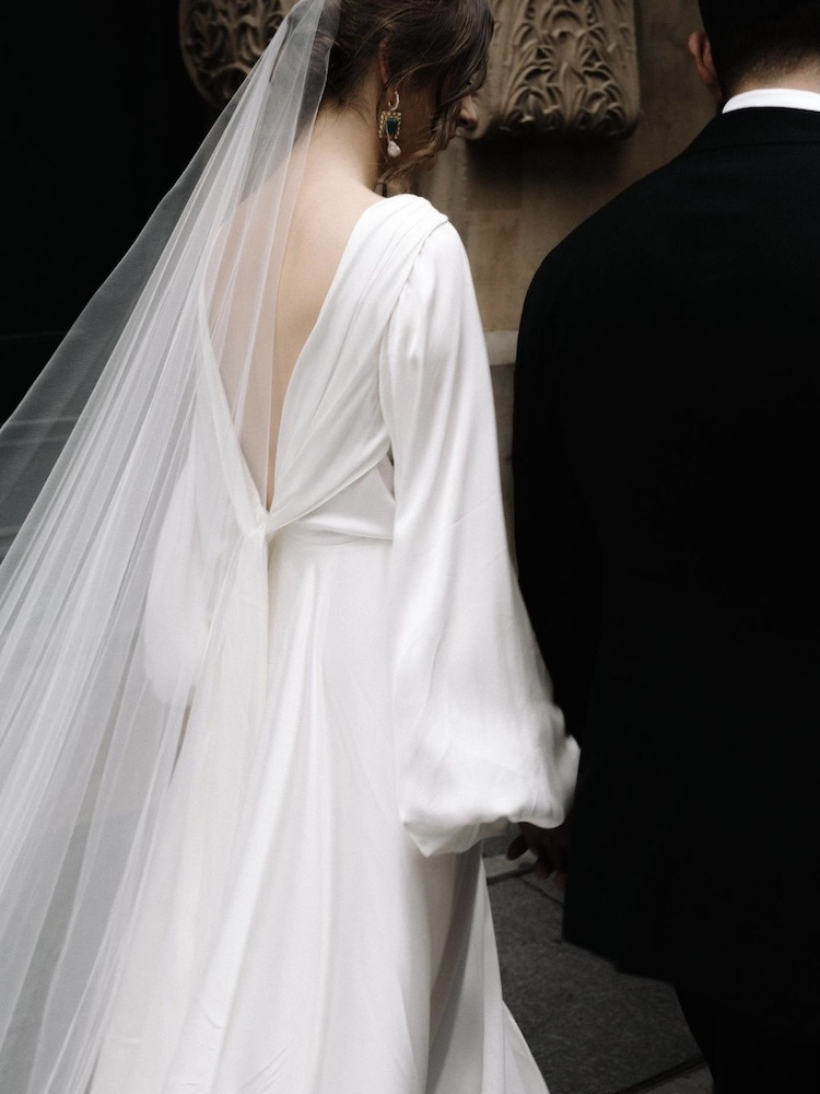 Bride Maria Wears Calla Lily Veil At 380cm 2