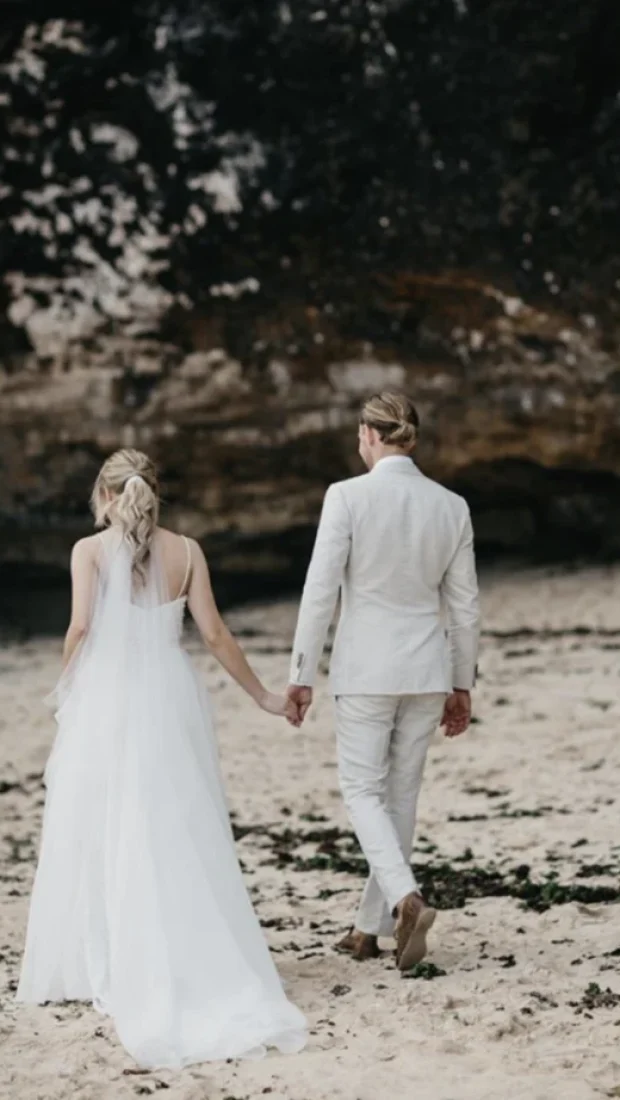 Bride Mel Wears The Bordeaux Veil 2 732x1024