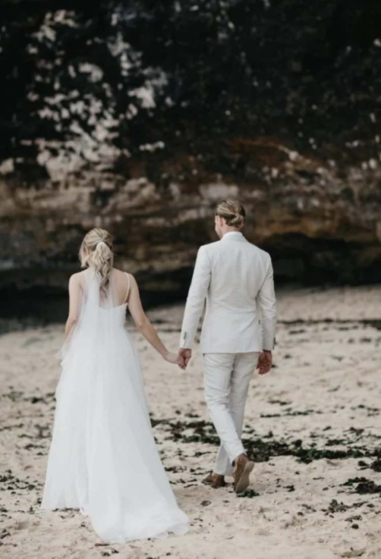Bride Mel Wears The Bordeaux Veil 2 732x1024