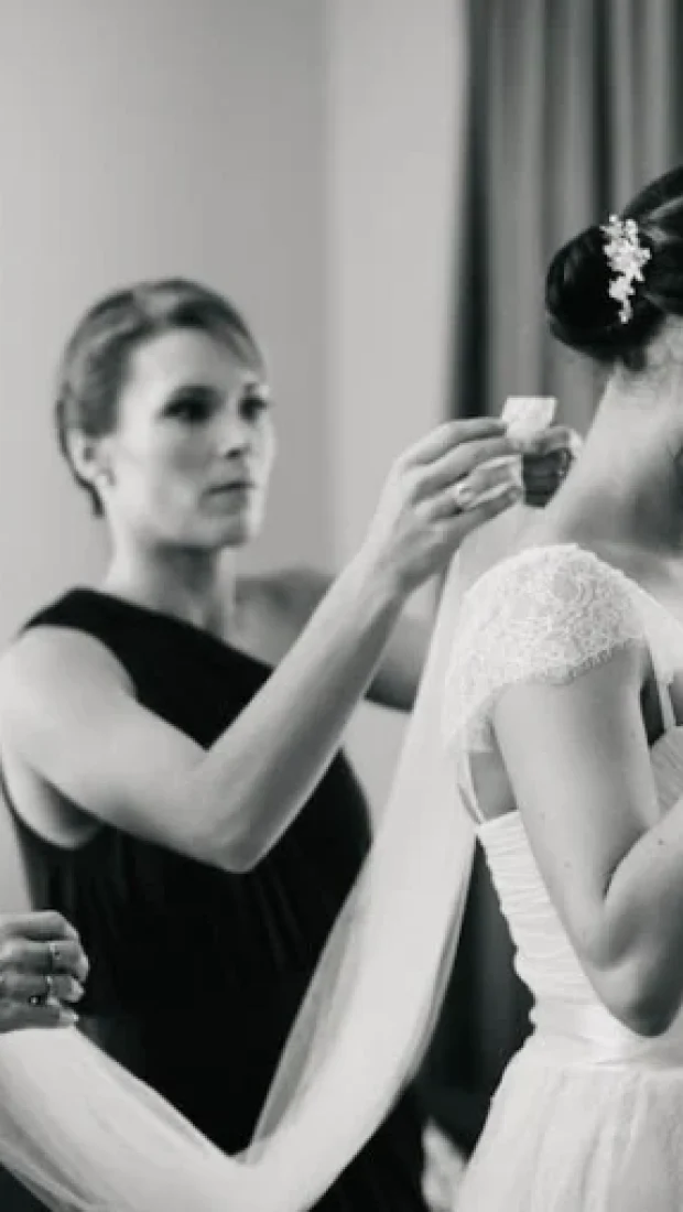 Bride Melissa Wearing Briar Rose Pins And Olivia Veil 2 850x566