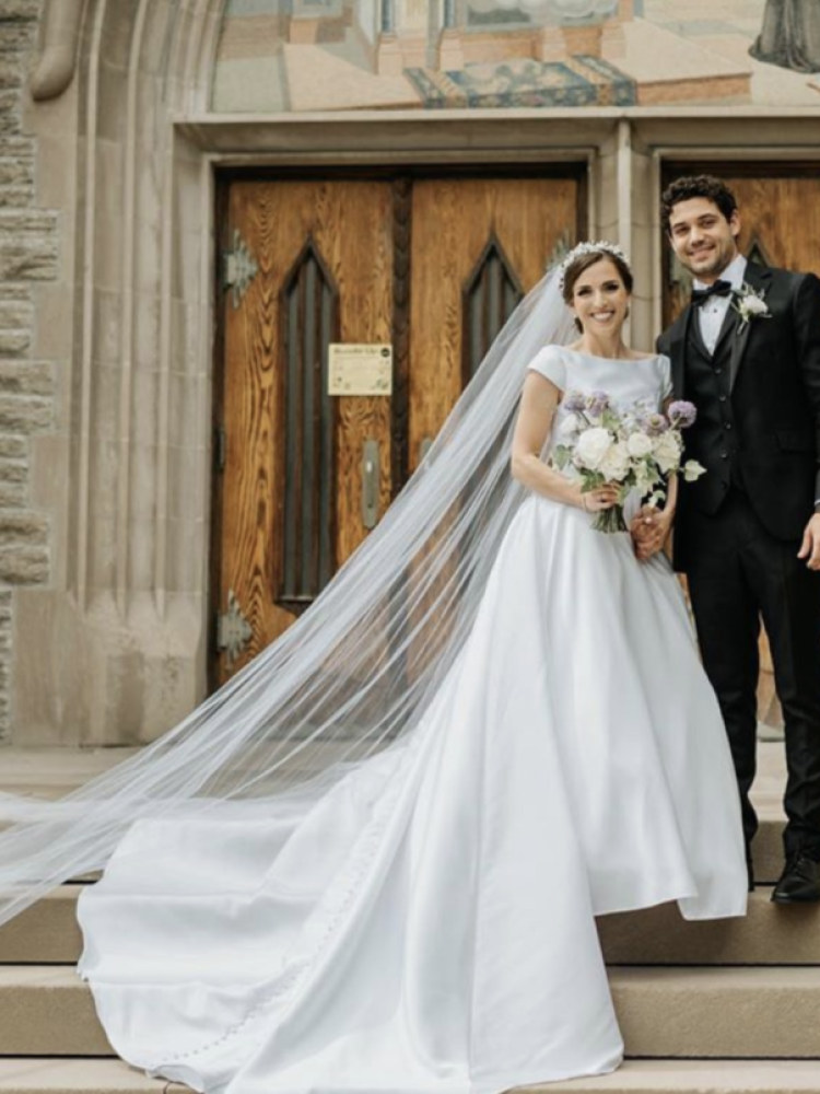 Bride Samantha Wears The Brilliant White Crown 1 1024x804