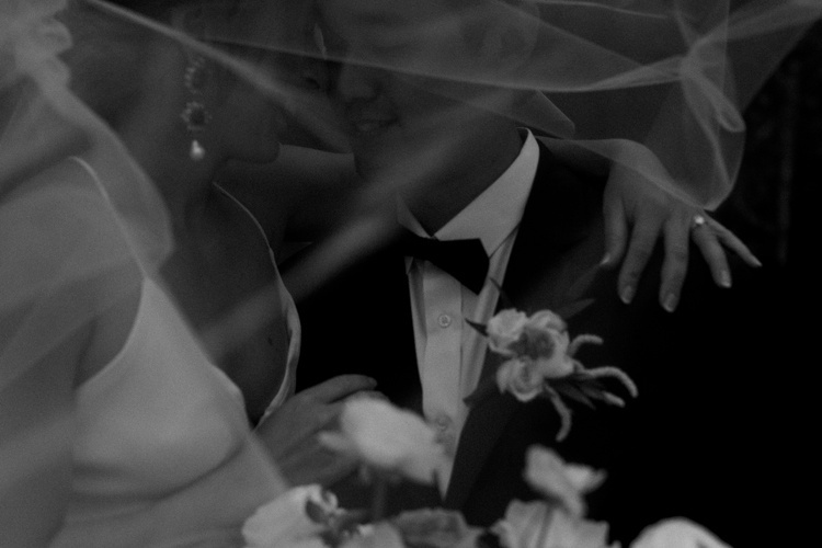 Bride Sara Wears Amora Veil (11)