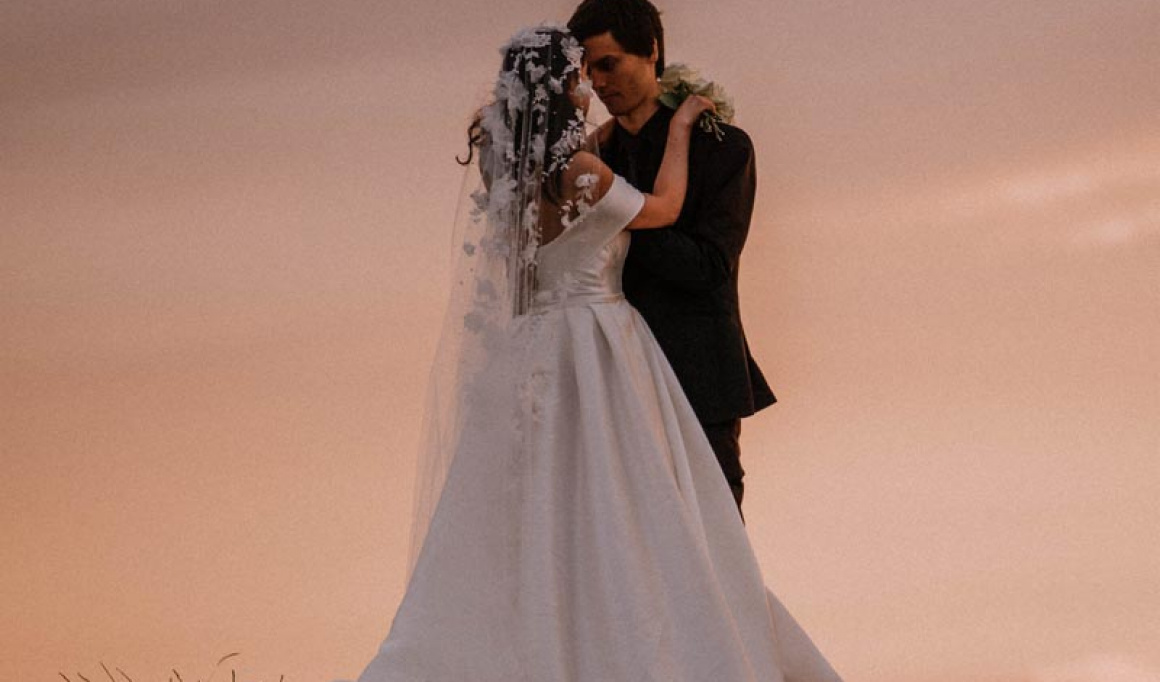 Bride Stacey Wears Riviera Veil (2)
