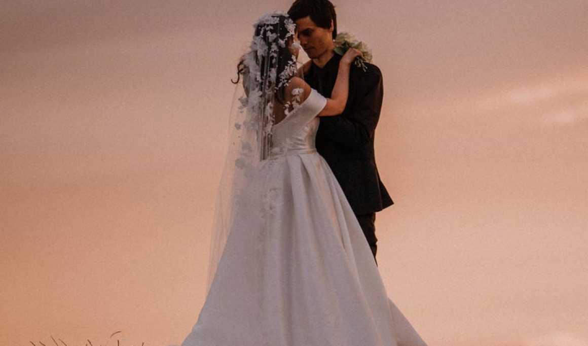 Bride Stacey Wears Riviera Veil (2)