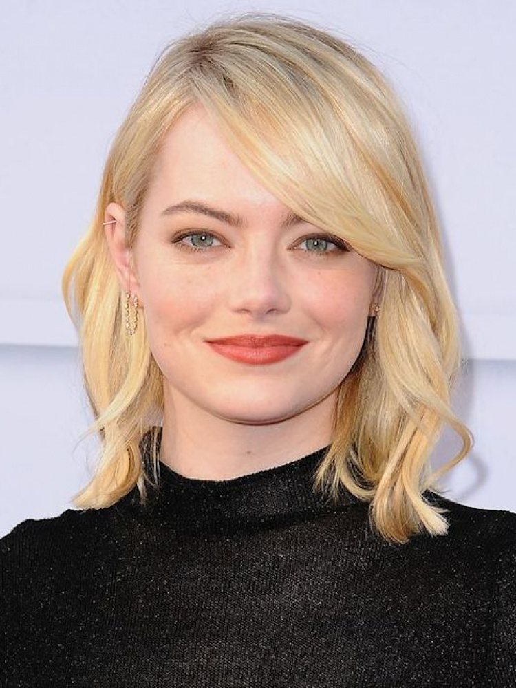 Emma Stone Round Face Shape