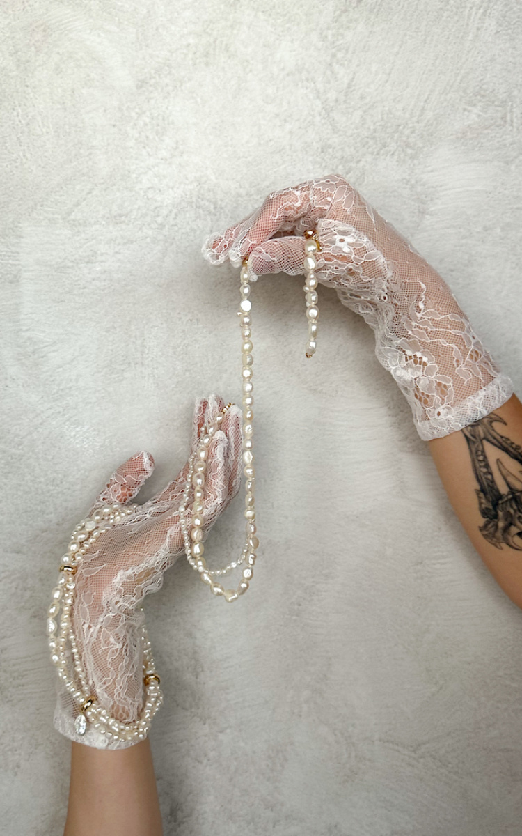 Gigi Lace Wedding Gloves 3