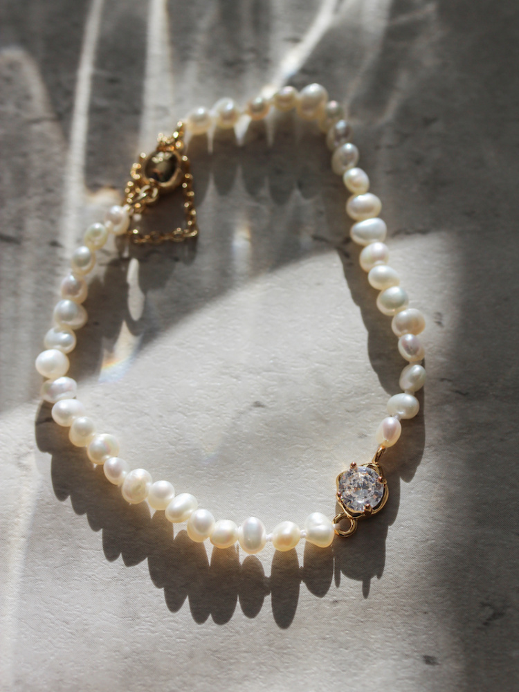 Hera Crystal Pearl Bracelet 7