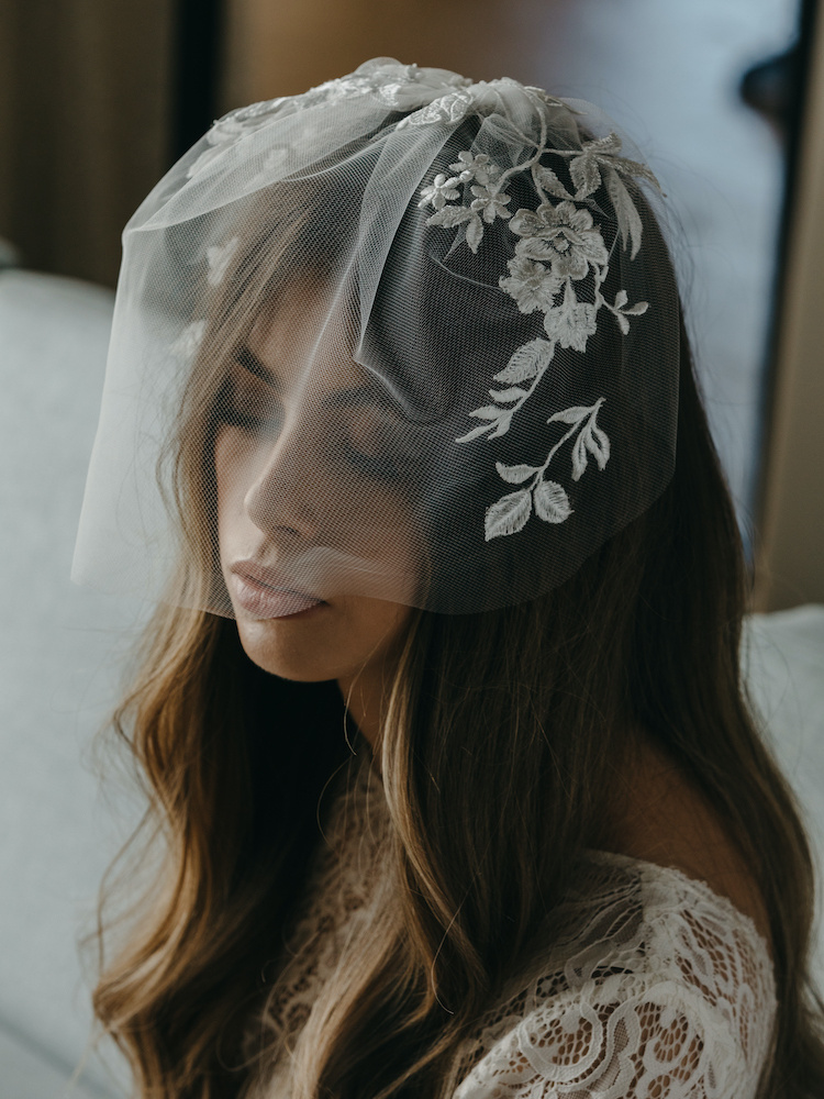 How To Accessories A Lace Wedding Dress 27