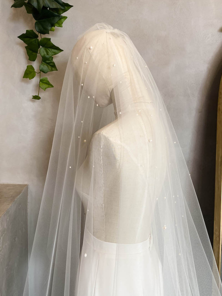 How To Remove Creases From A Wedding Veil 5