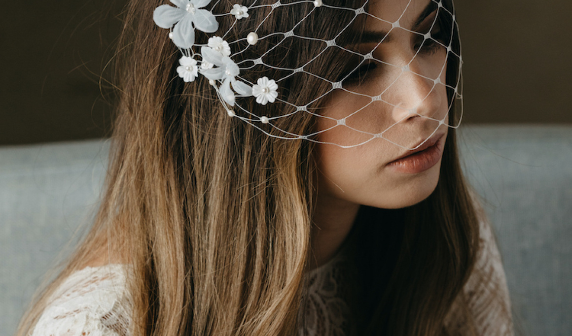 How To Secure A Birdcage Veil In 2 Steps 1