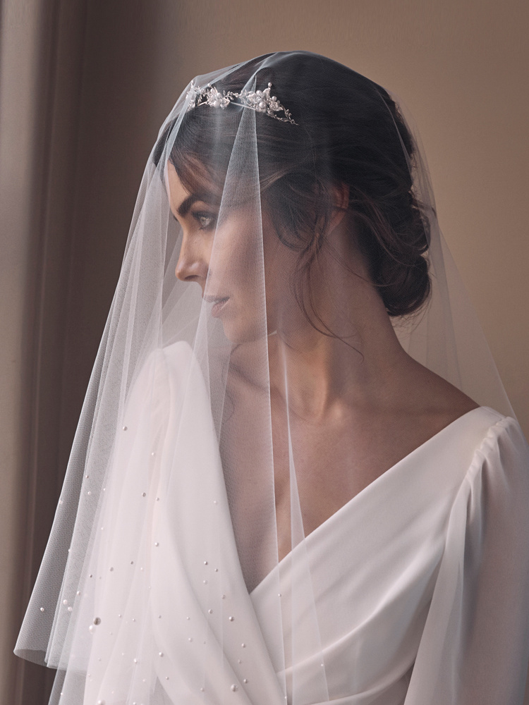 Lumiere Fingertip Veil With Pearls 9.jpg