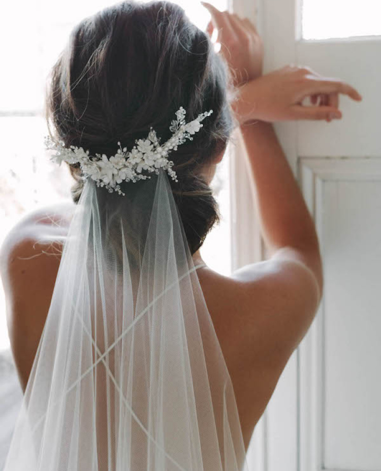 Low Set Wedding Updos For Wedding Veils 13