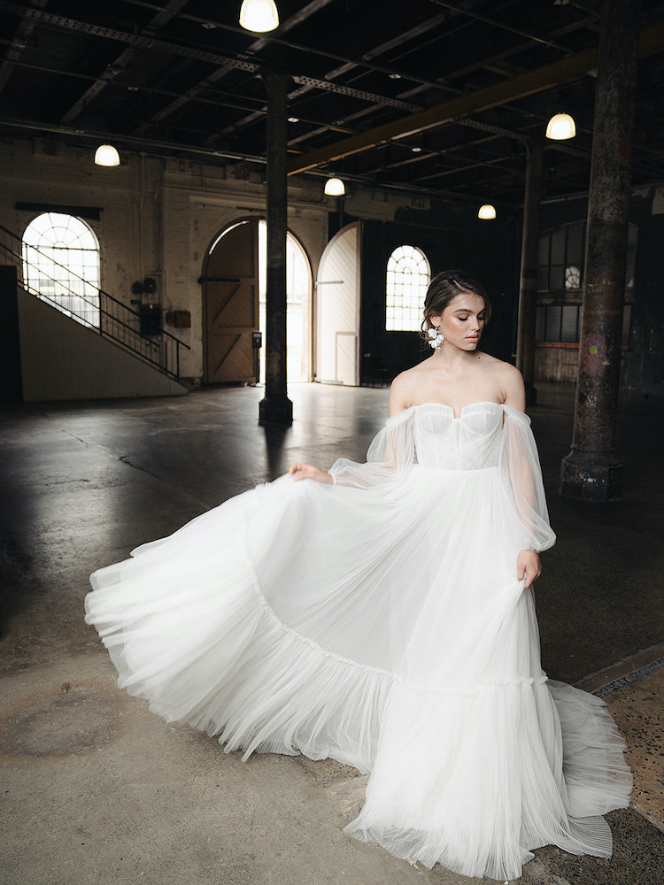 How to accessorise a champagne wedding dress Tania Maras