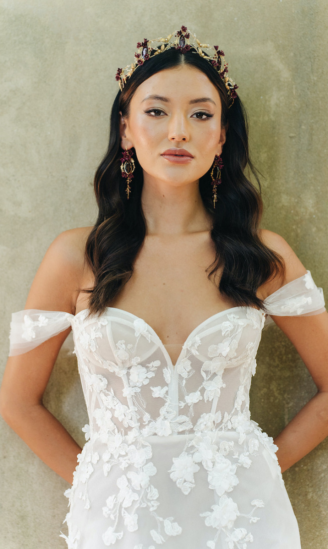 Night Kiss Wedding Crown 1