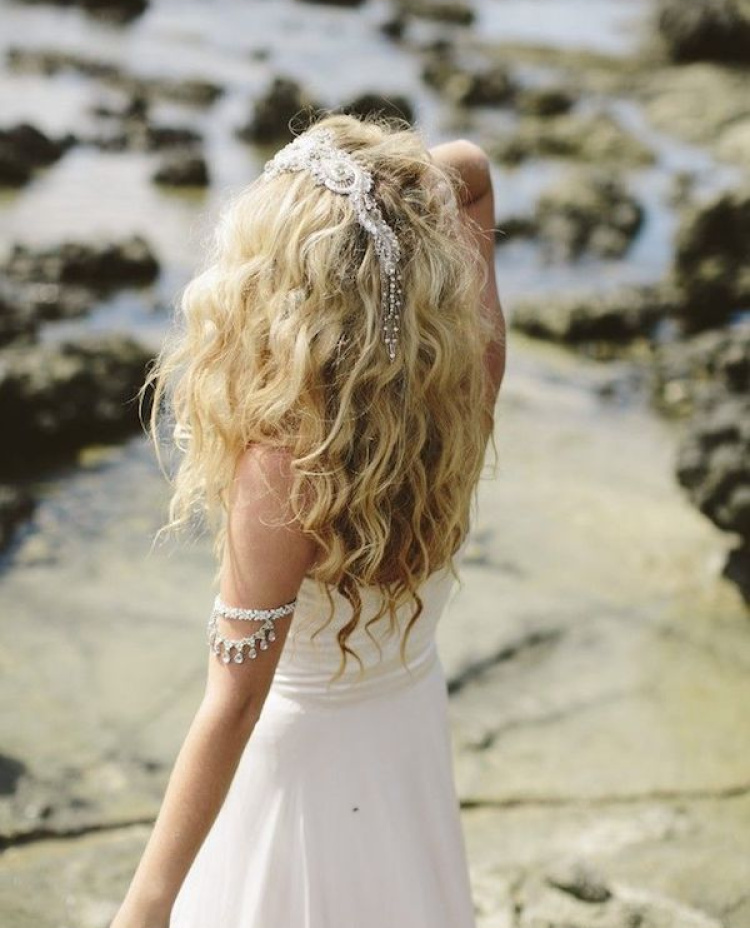 Naturally Curly Wedding Hairstyles Loose Waves 7.jpg