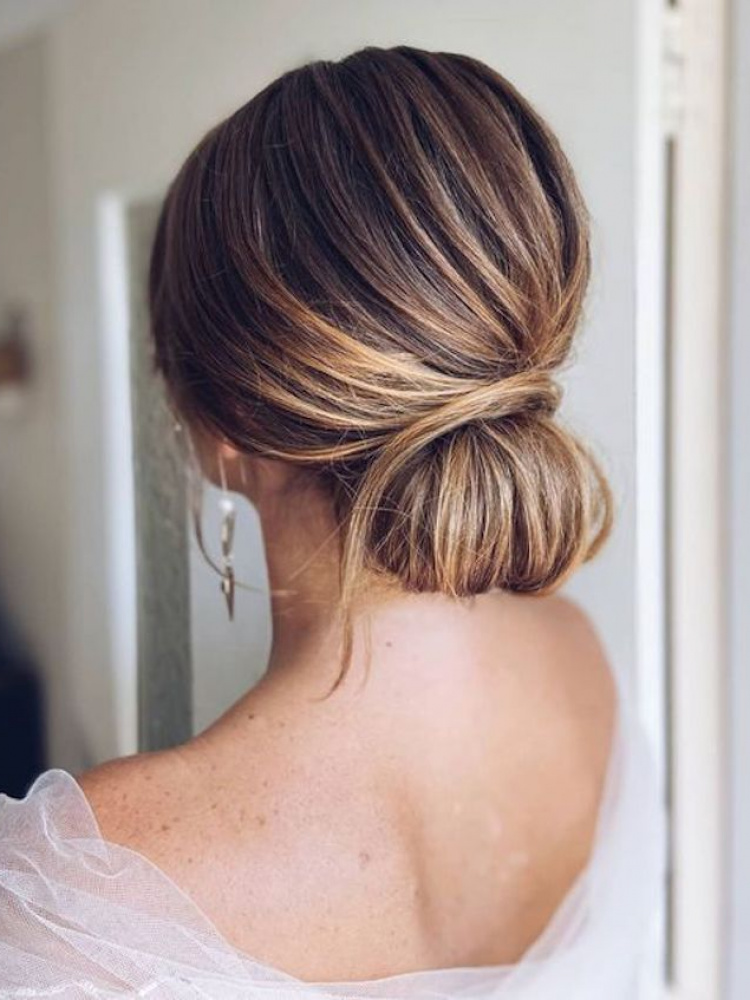Our favourite updo hairstyles for the new season | Tania Maras