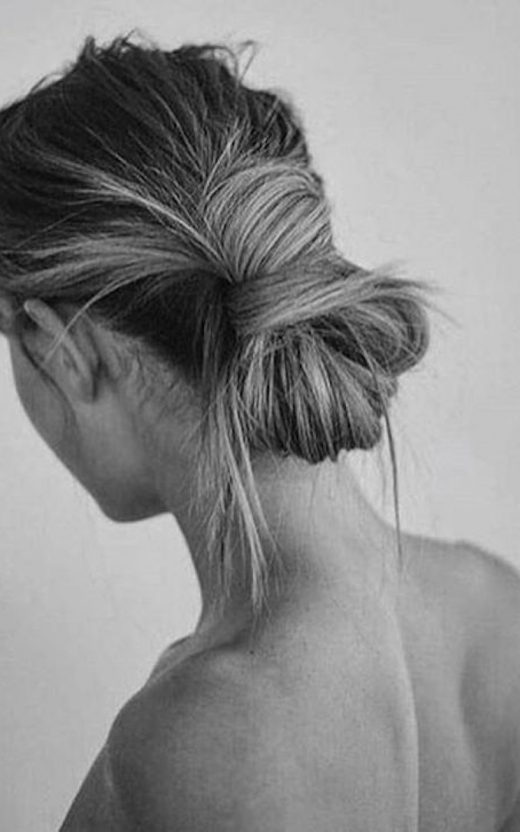 Our Favourite Updo Hairstyles For The New Season Relaxed Updos 8