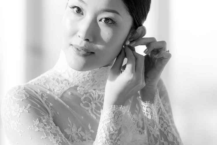 Real Bride Lena Wearing Bespoke Everly Headpiece With Rhinestones Japan 3