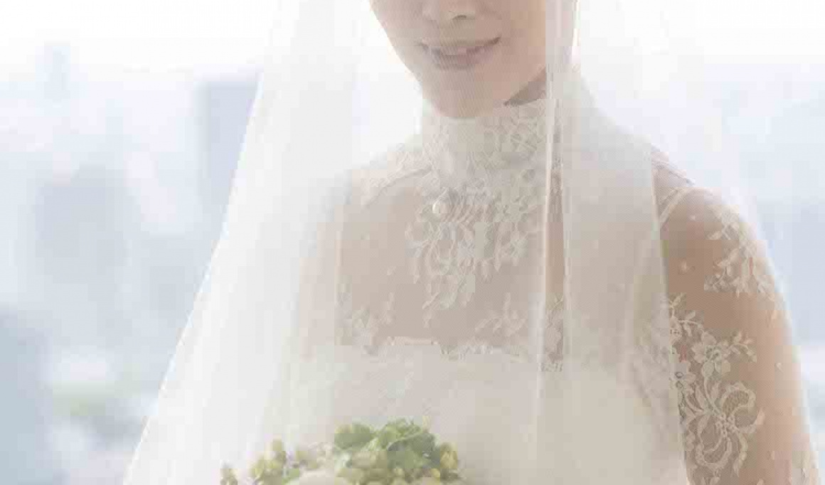 Real Bride Lena Wearing Bespoke Everly Headpiece With Rhinestones Japan 4
