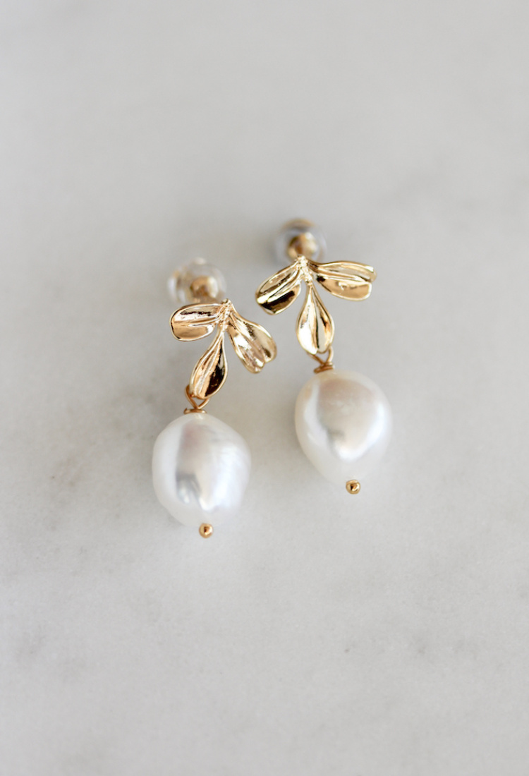 Seychelles Pearl Earrings 1.jpg