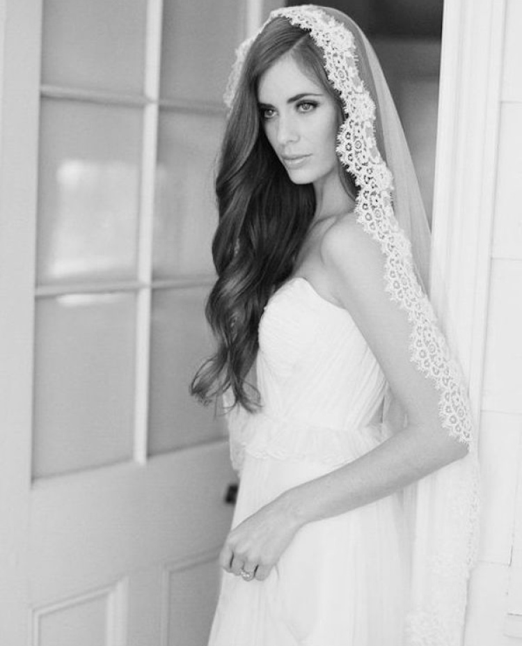 Side Swept Wedding Hair For Wedding Veils 2