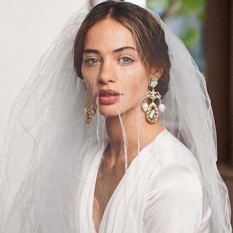 The Essential Guide To 2020 Wedding Hair Wavy Hair With Middle Part 4
