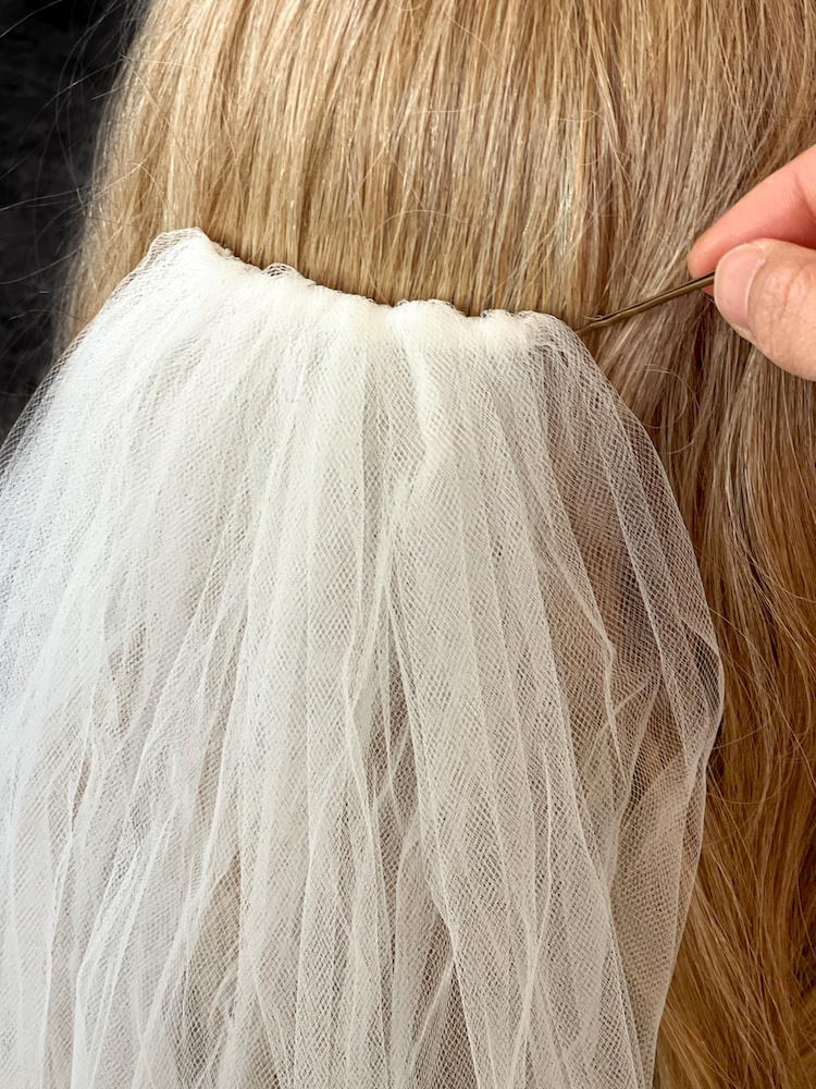 This Trick Will Make Your Veil Stay In Place 4