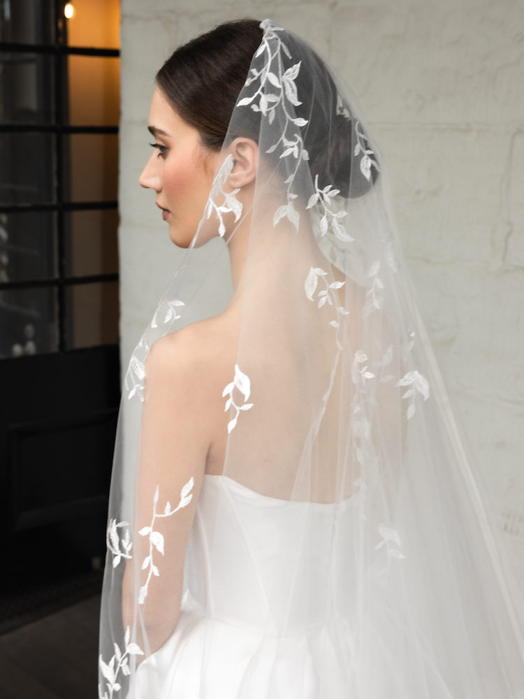WILD WILLOWS lace wedding veil